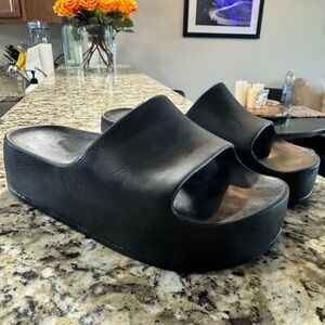 Nine West Black size 7 Platform Sandals Sleek Design